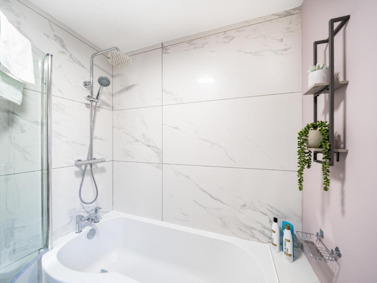 בלפסט Pass The Keys 58 Lw Ave Stunning 2Br Terrace Top Location Lots Nearby מראה חיצוני תמונה